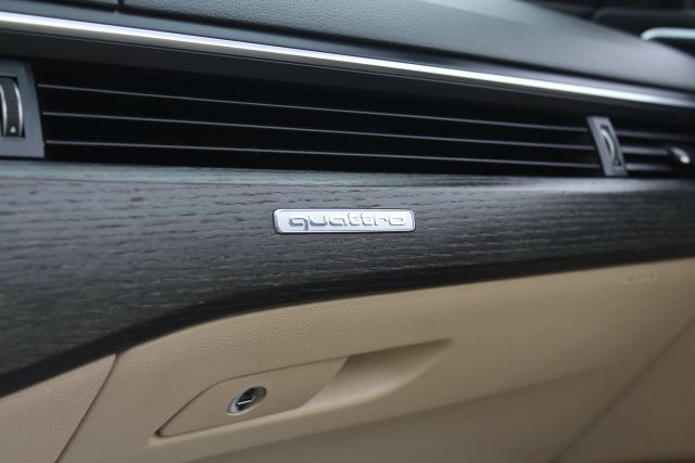 Vehicle image 31 of 44