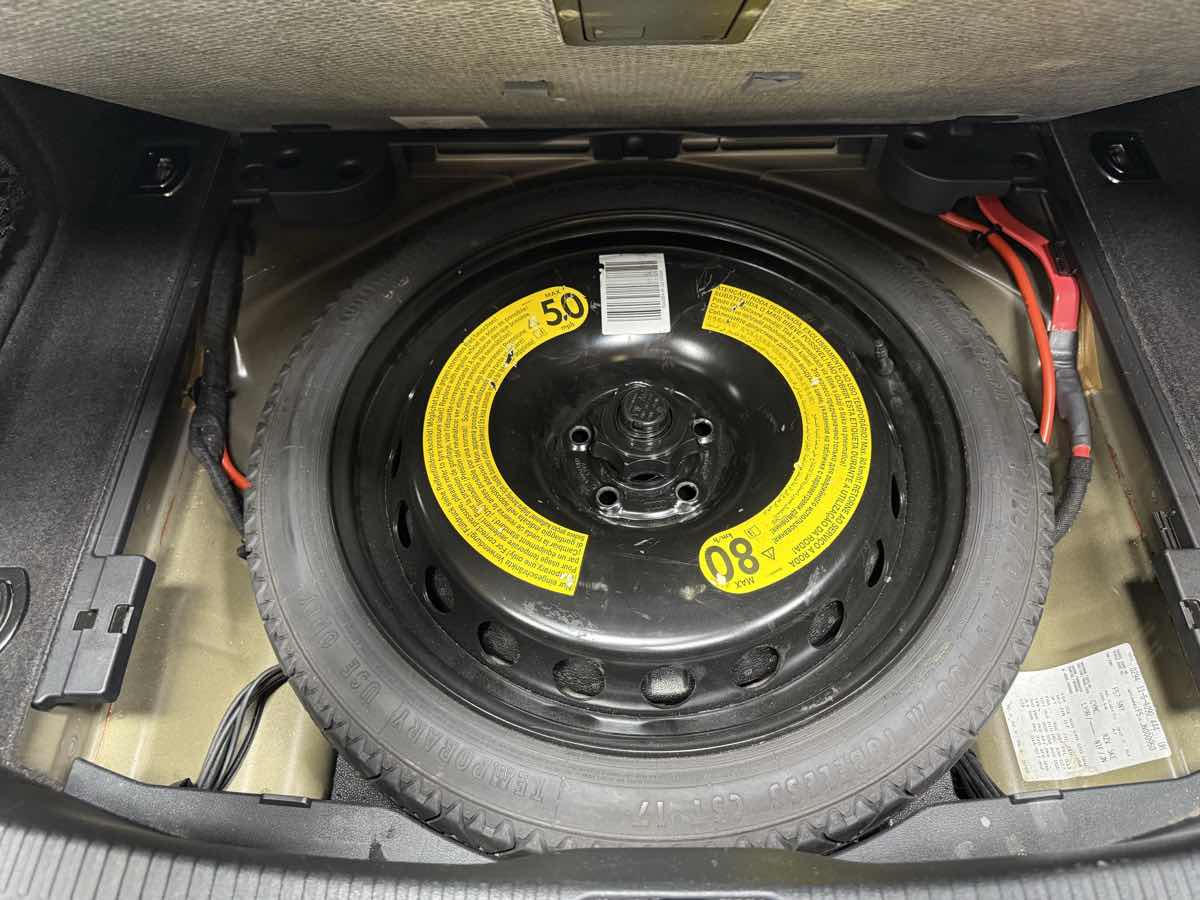 Vehicle image 19 of 38