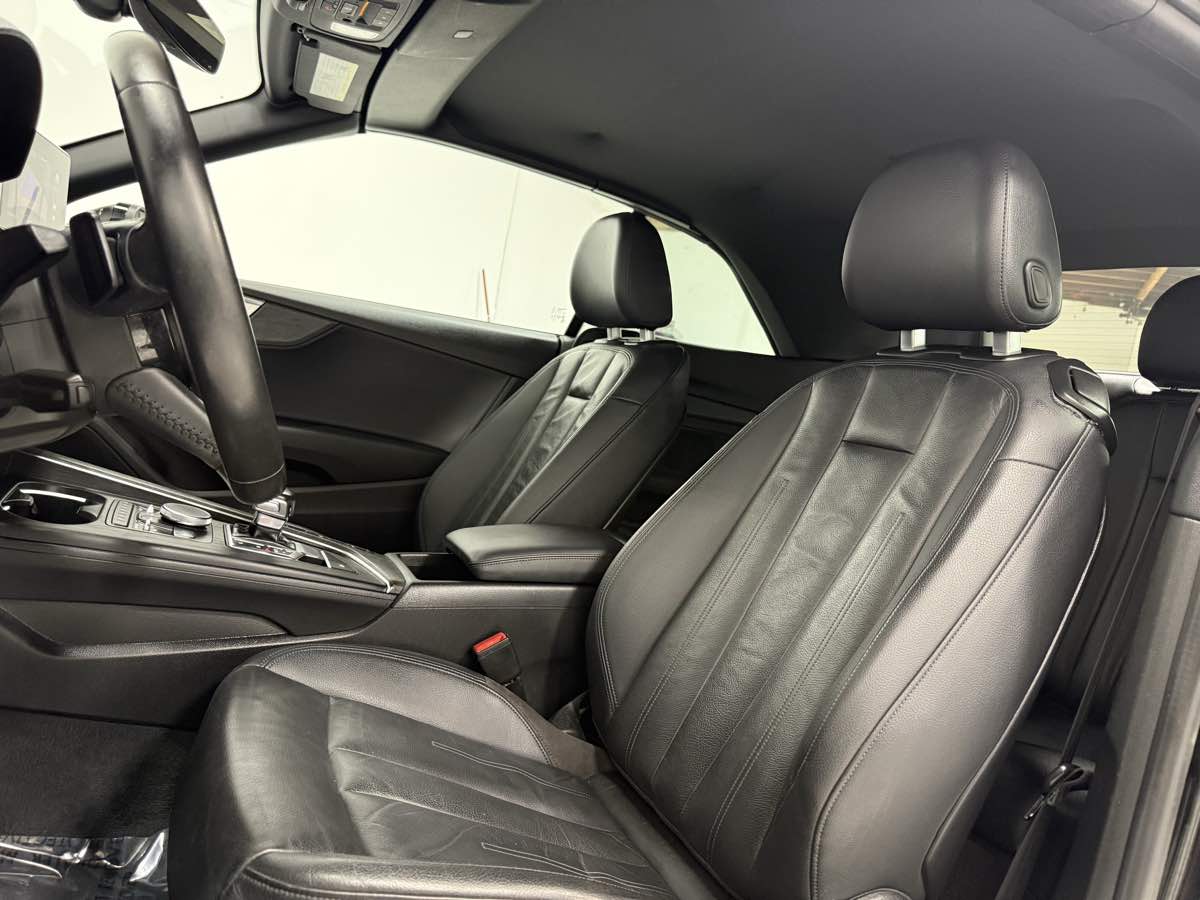 Vehicle image 11 of 38