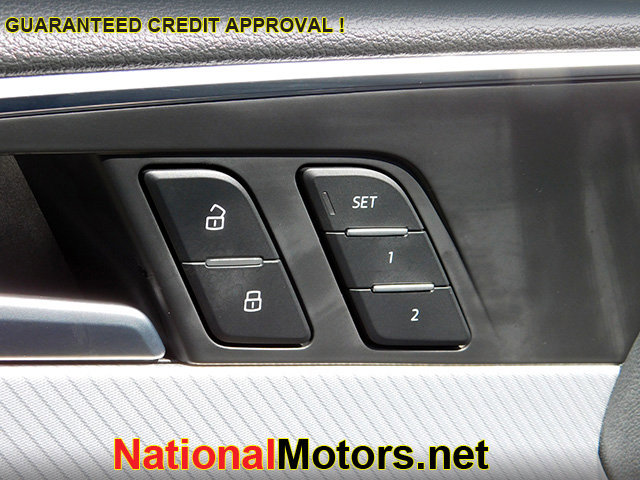 Vehicle image 9 of 19