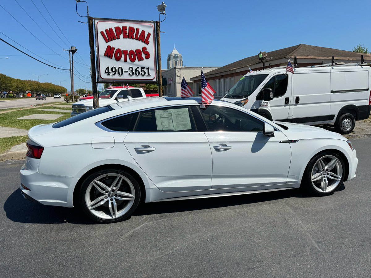 Vehicle image 4 of 12