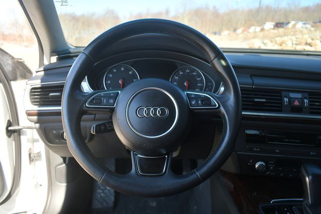 Vehicle image 22 of 31