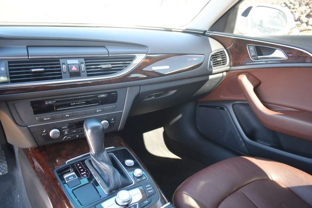 Vehicle image 23 of 31