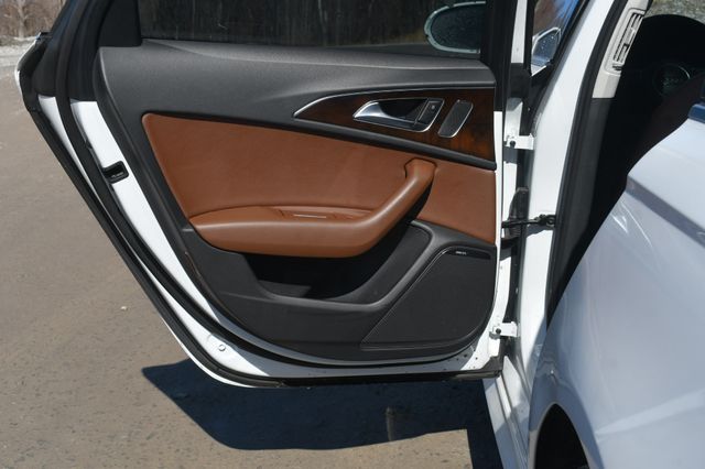 Vehicle image 20 of 31