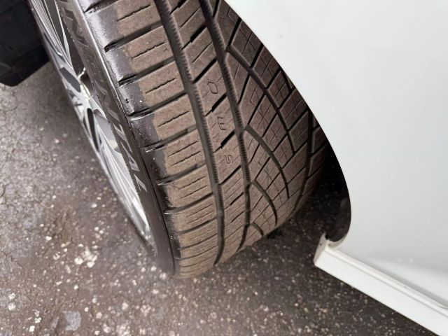 Vehicle image 23 of 52