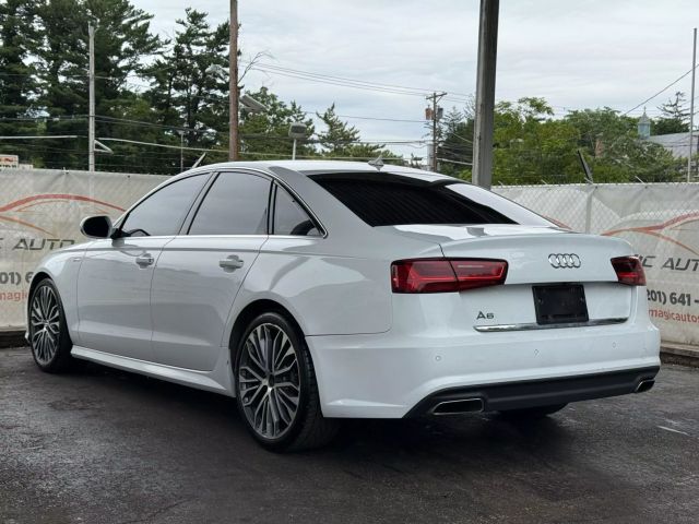 Vehicle image 10 of 52