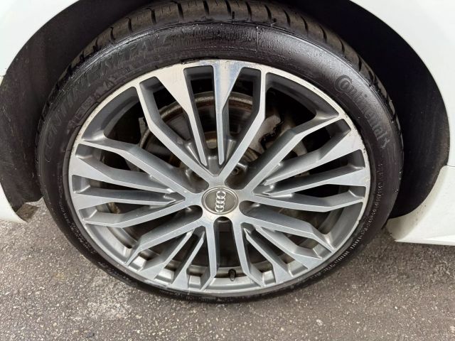 Vehicle image 12 of 52