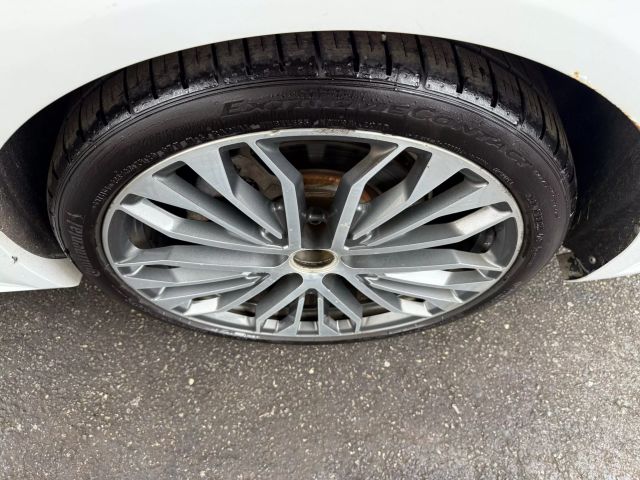Vehicle image 16 of 52