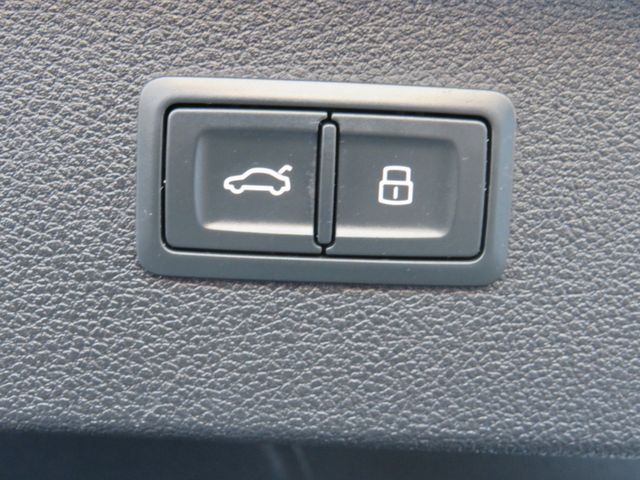 Vehicle image 7 of 37