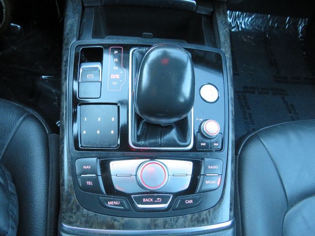 Vehicle image 32 of 37
