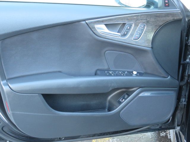 Vehicle image 18 of 37