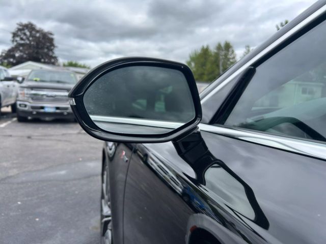 Vehicle image 26 of 29
