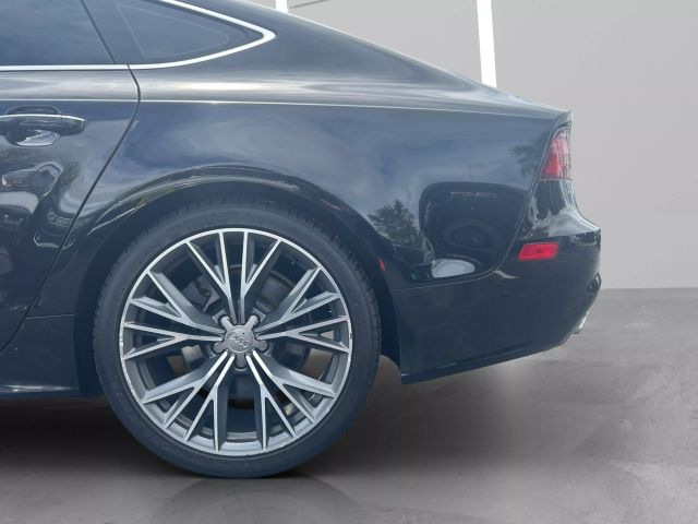 Vehicle image 25 of 29