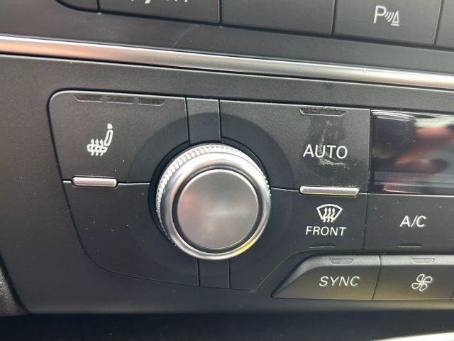 Vehicle image 23 of 29