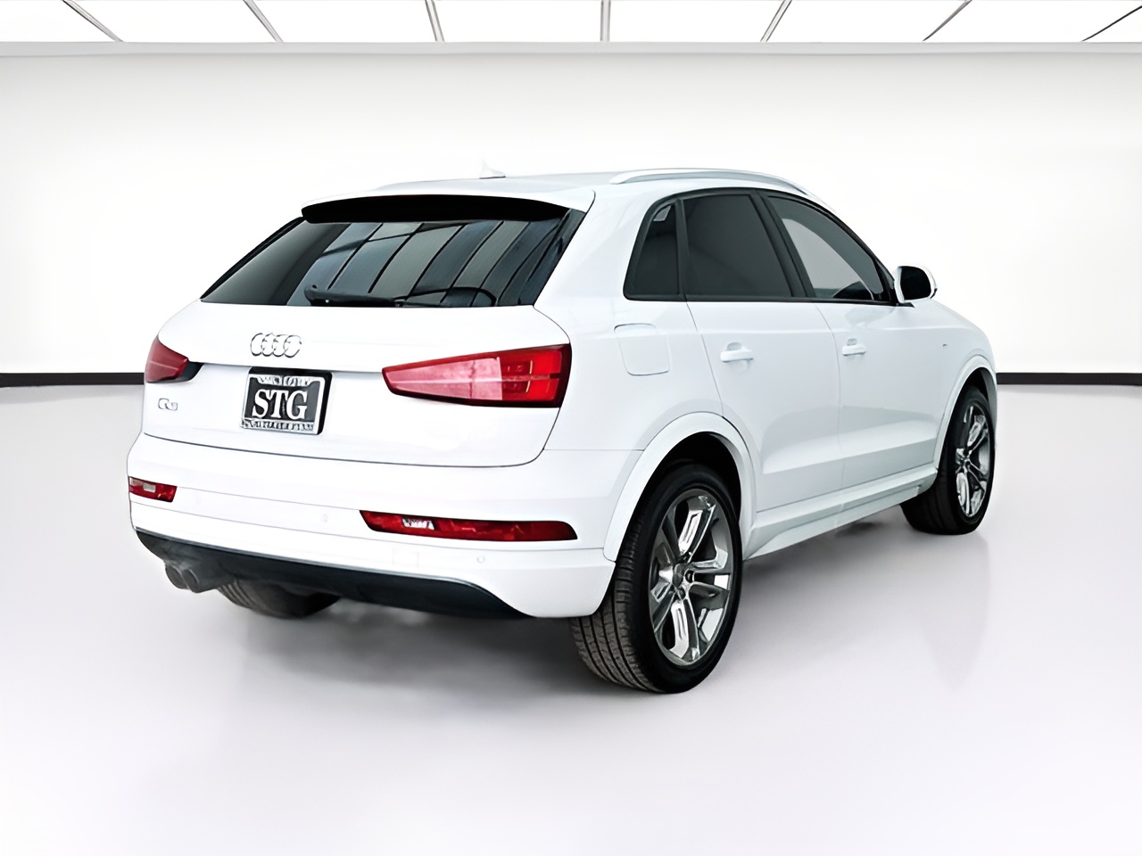 Vehicle image 24 of 26