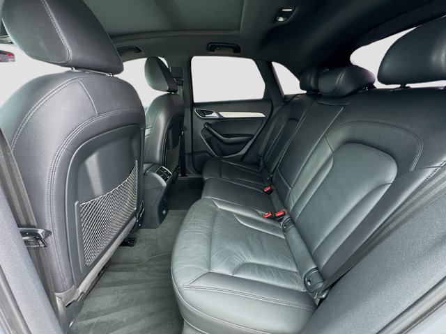 Vehicle image 16 of 26