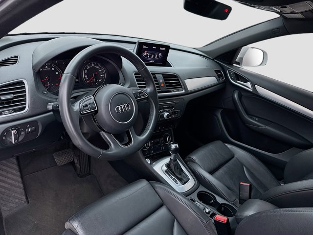 Vehicle image 7 of 26