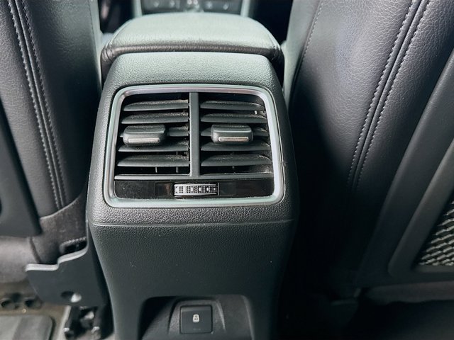 Vehicle image 17 of 26
