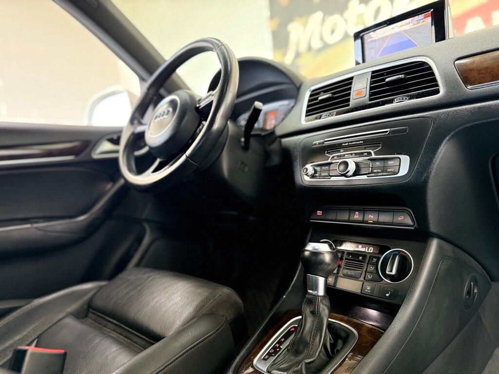 Vehicle image 43 of 57