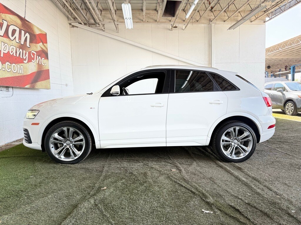 Vehicle image 10 of 57