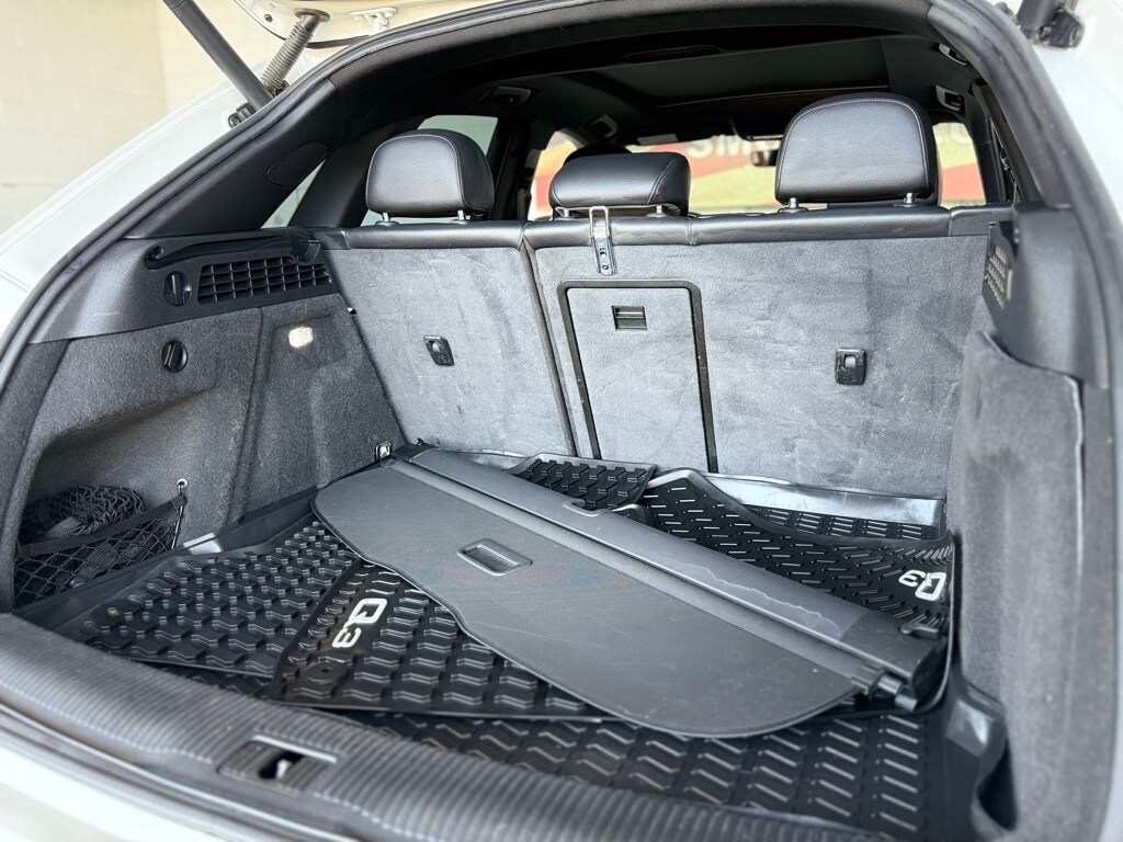 Vehicle image 17 of 57
