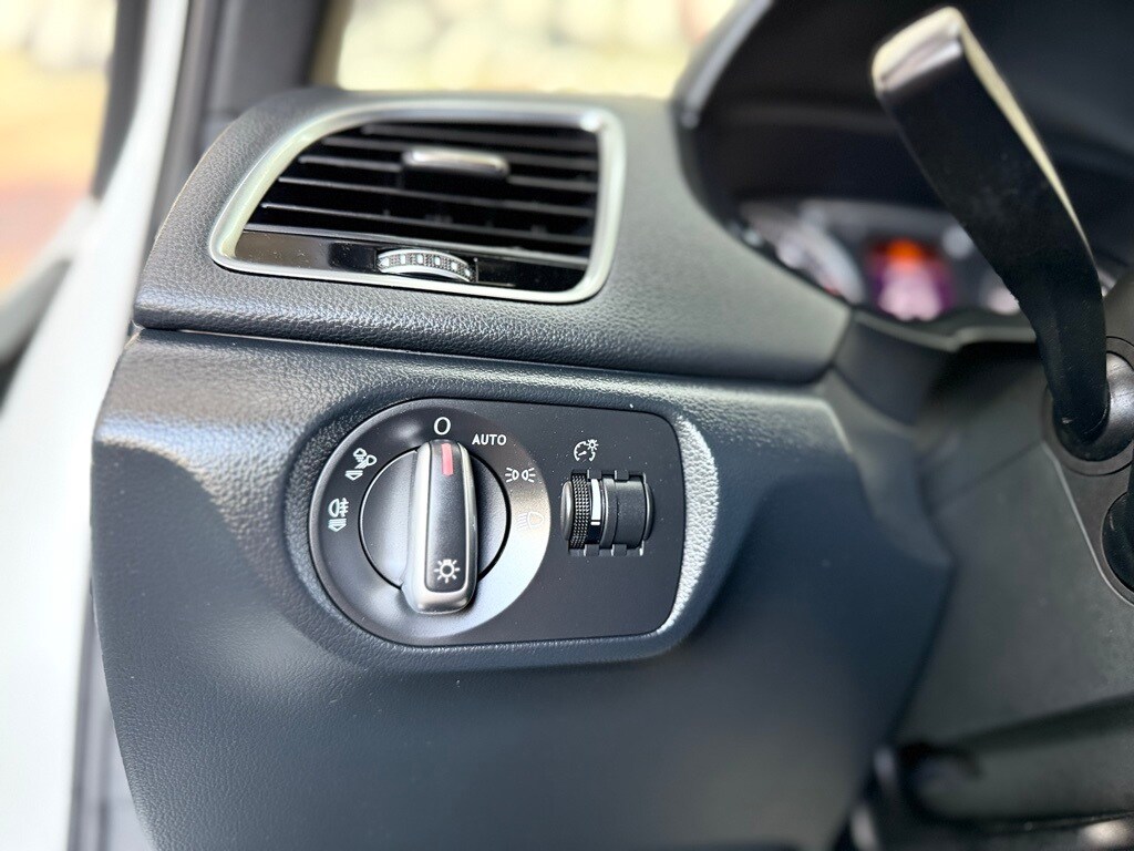 Vehicle image 21 of 57