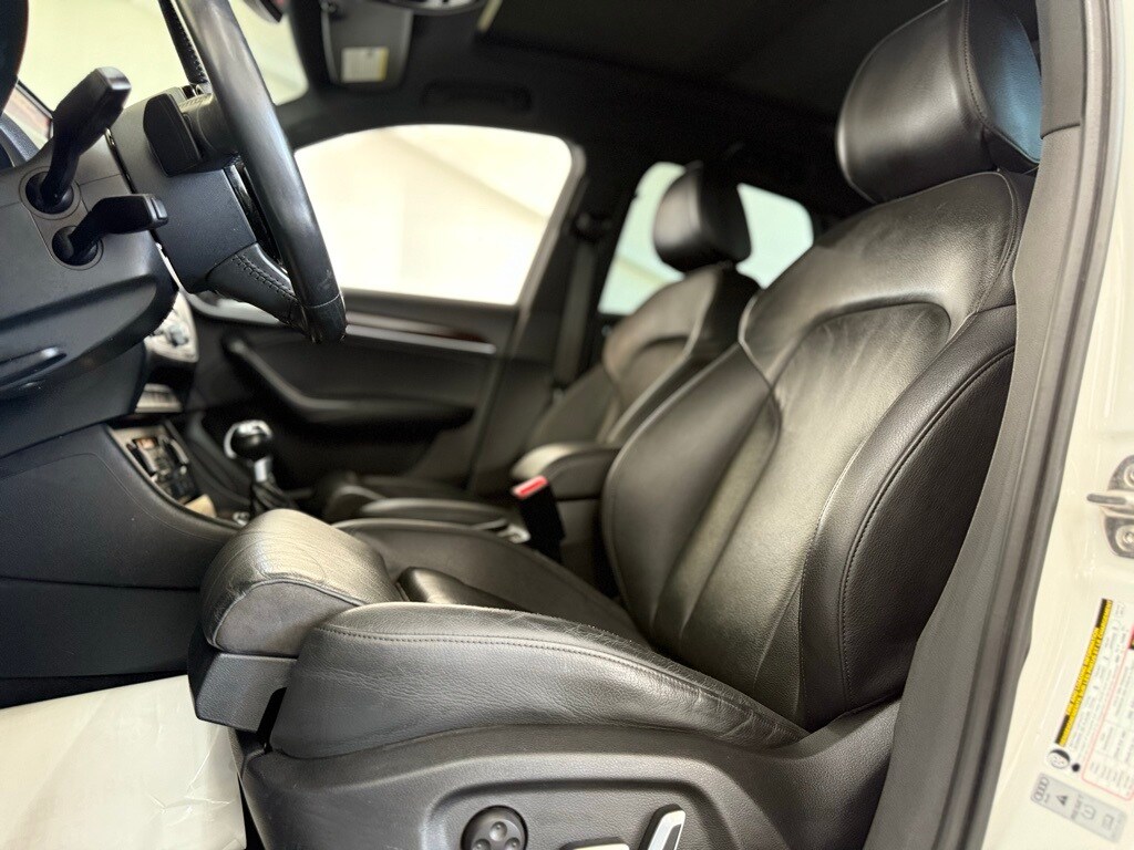 Vehicle image 18 of 57