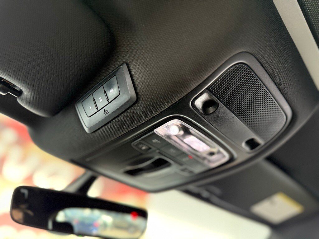 Vehicle image 31 of 57
