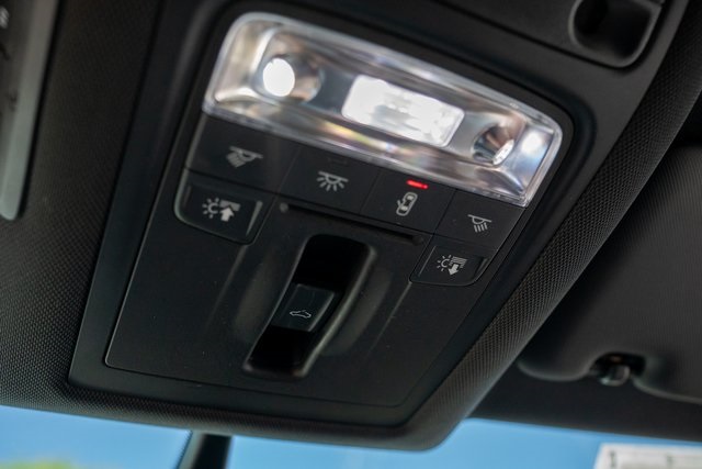 Vehicle image 31 of 36