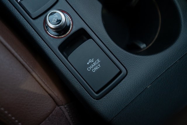 Vehicle image 22 of 36