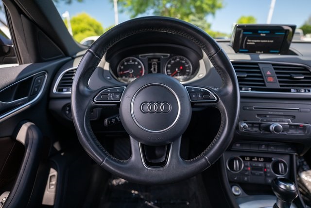 Vehicle image 17 of 36