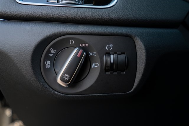 Vehicle image 26 of 36