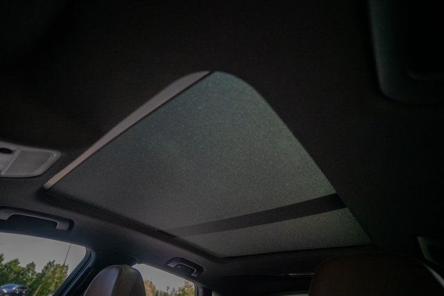 Vehicle image 27 of 36