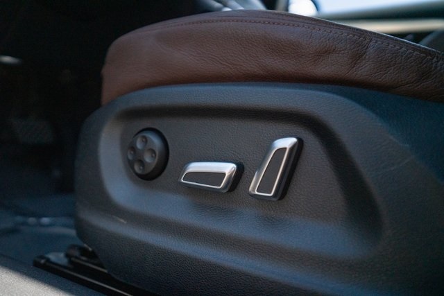 Vehicle image 24 of 36