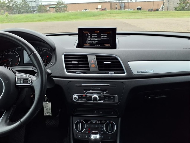Vehicle image 13 of 21