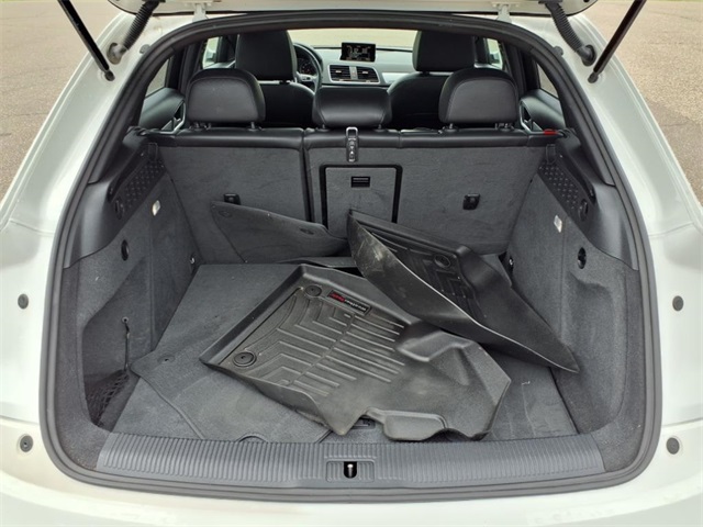 Vehicle image 20 of 21
