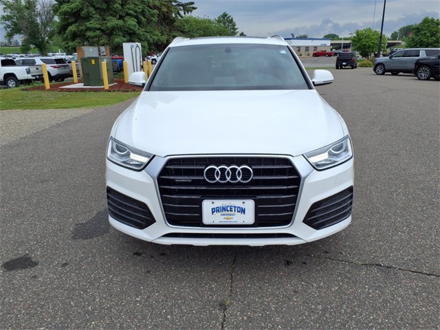 Vehicle image 9 of 21