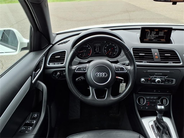 Vehicle image 14 of 21