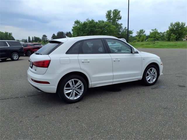 Vehicle image 4 of 21