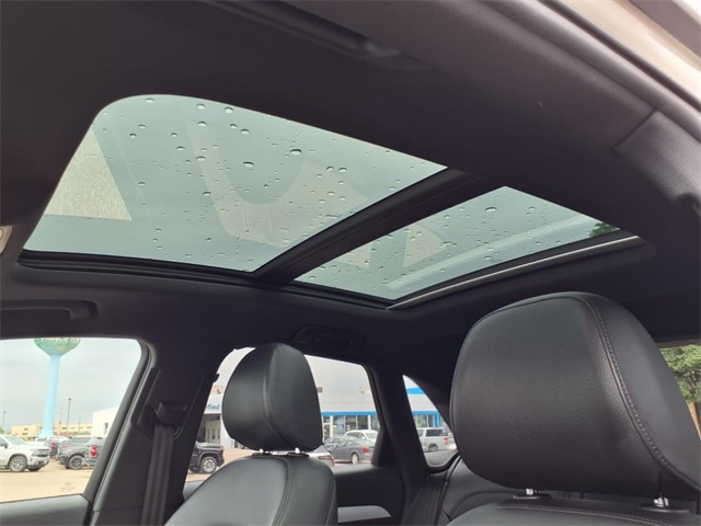 Vehicle image 19 of 21