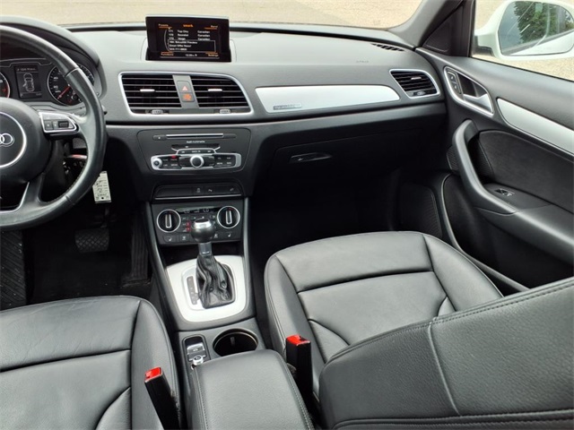 Vehicle image 15 of 21
