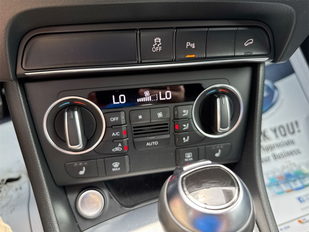 Vehicle image 15 of 28