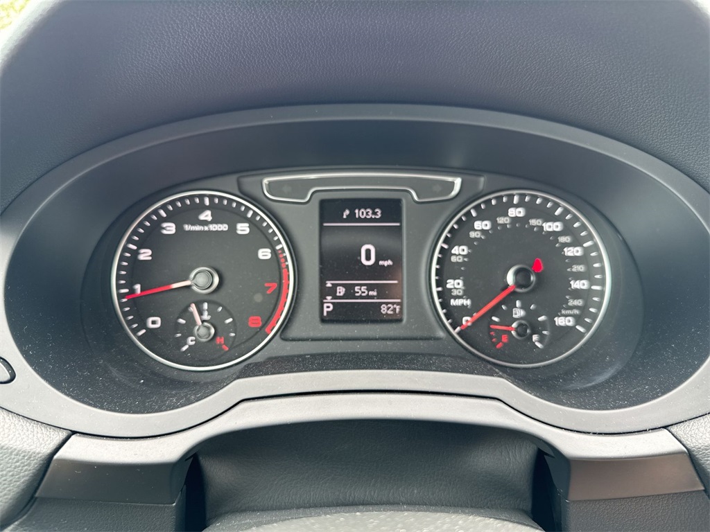 Vehicle image 11 of 28