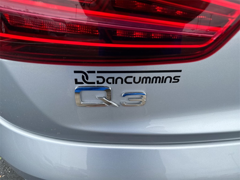 Vehicle image 27 of 28