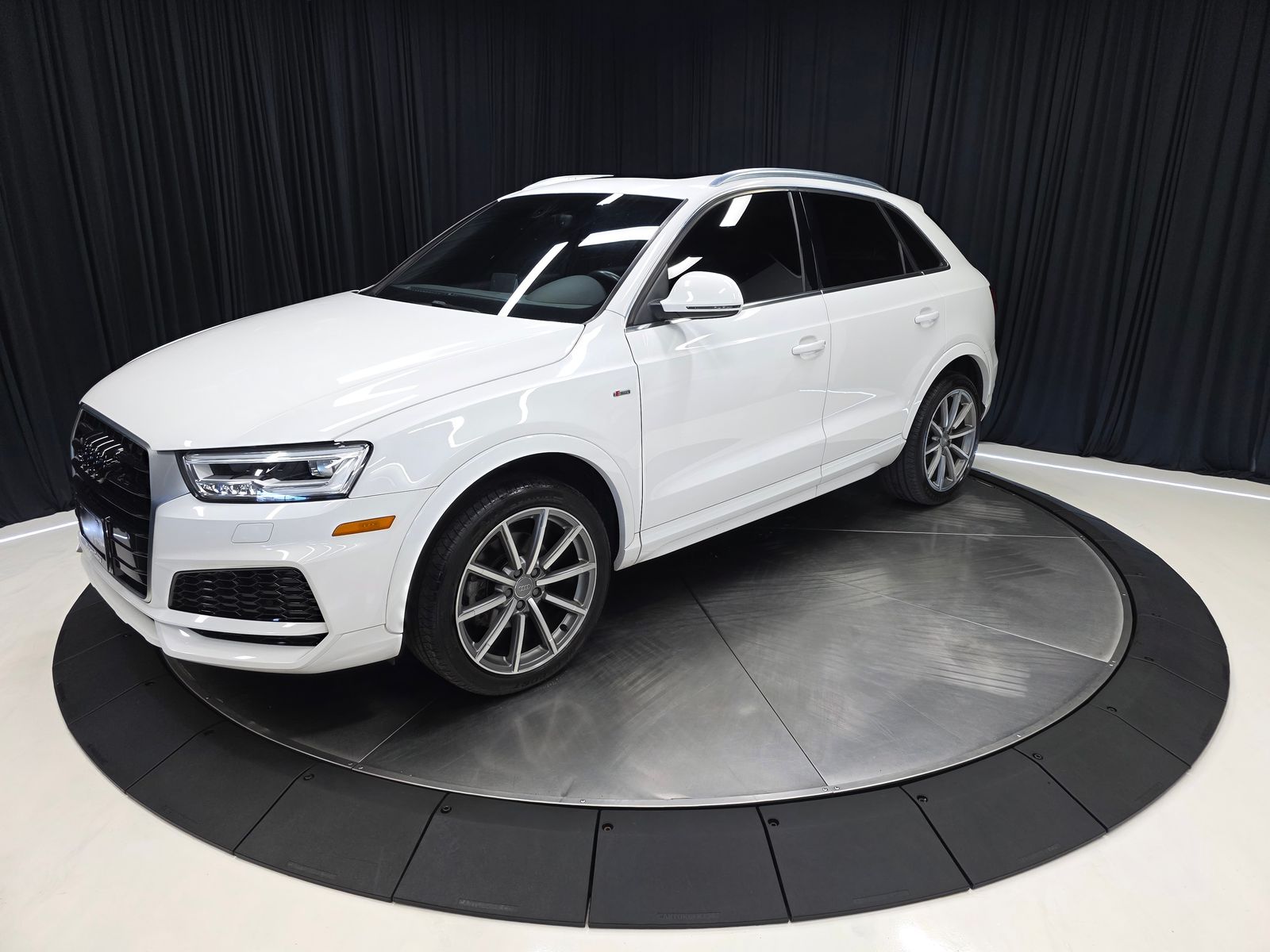 2018 Audi Q3 Premium Plus Image 2 of 54