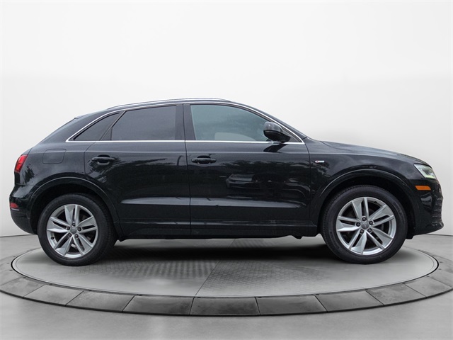 Vehicle image 4 of 10