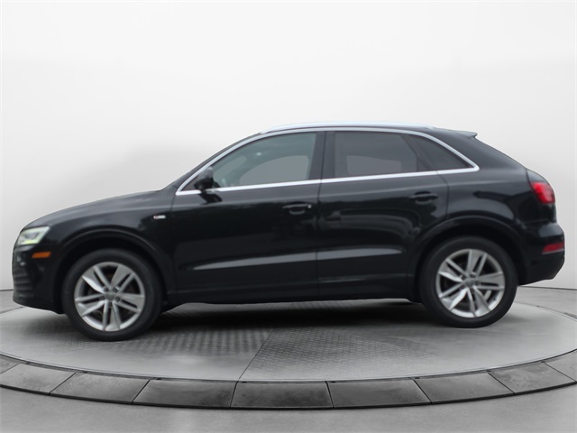 Vehicle image 8 of 10