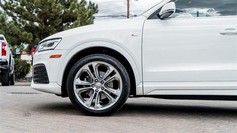 Vehicle image 15 of 44