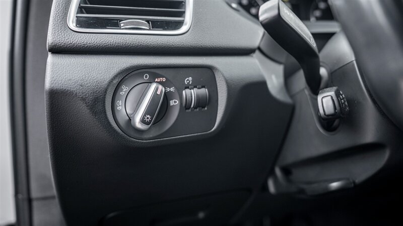 Vehicle image 26 of 44