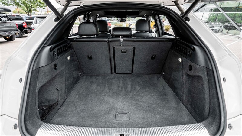 Vehicle image 43 of 44